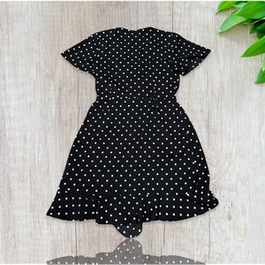 Banana Republic Womens Size 8 Black and White Polka Dot True Wrap Dress.